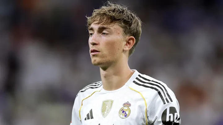 Dean Huijsen returns fit for Elche following worrying national team scare